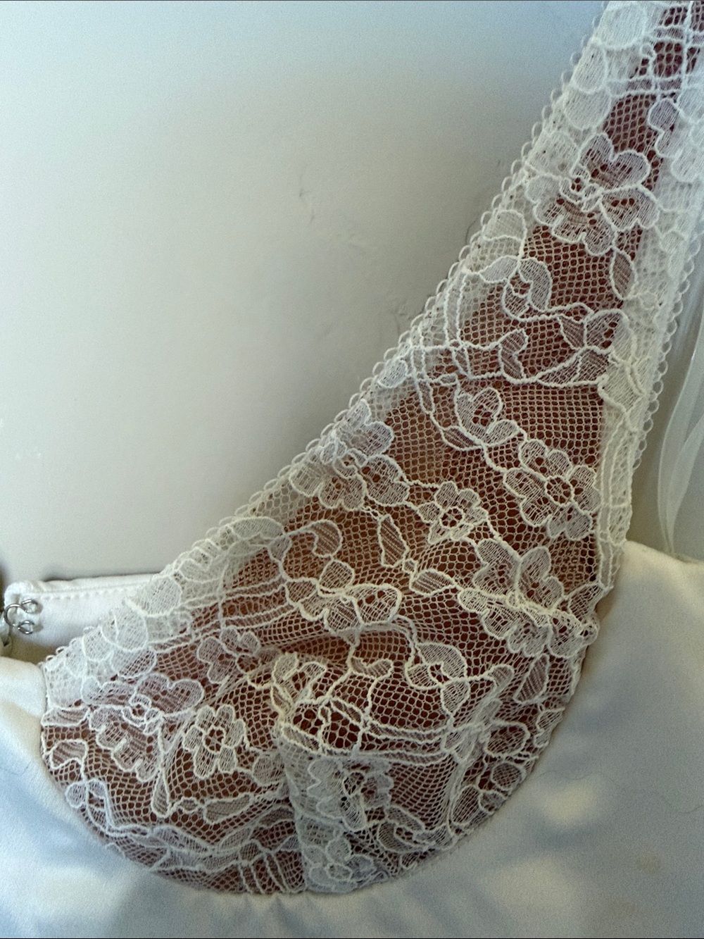 House of CB White Lace-Detail Chemise - Picture 3 of 5